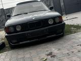 BMW 520 1988 года за 1 500 000 тг. в Алматы