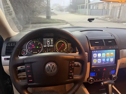 Volkswagen Touareg 2006 года за 4 499 999 тг. в Алматы – фото 11