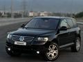 Volkswagen Touareg 2006 годаүшін4 499 999 тг. в Алматы