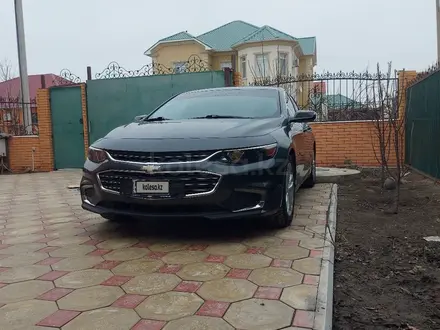 Chevrolet Malibu 2016 года за 4 700 000 тг. в Атырау – фото 14