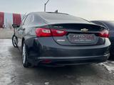 Chevrolet Malibu 2016 года за 4 700 000 тг. в Атырау – фото 5