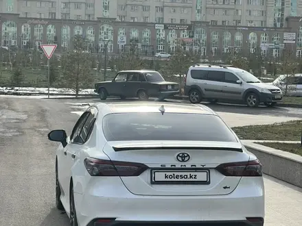 Toyota Camry 2020 года за 14 700 000 тг. в Астана – фото 3