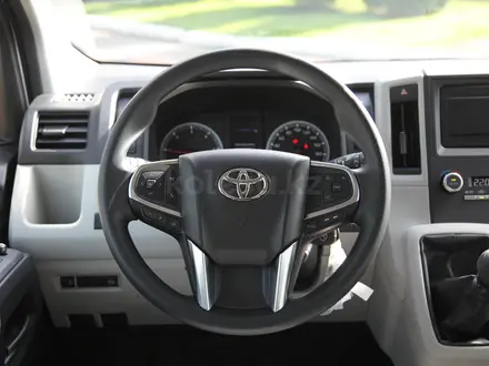 Toyota Hiace 2026 года за 31 690 000 тг. в Алматы – фото 4