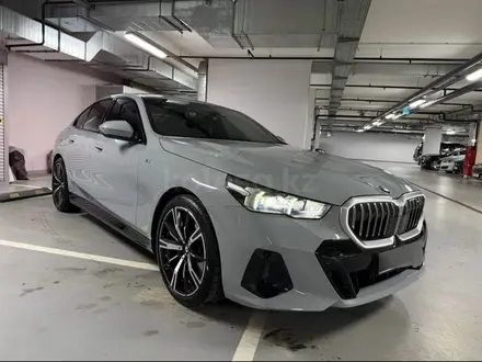 BMW 530 2024 года за 39 800 000 тг. в Алматы