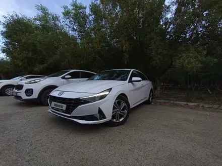 Hyundai Elantra 2022 года за 7 000 000 тг. в Атырау – фото 3