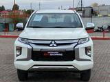 Mitsubishi L200 2022 годаfor13 800 000 тг. в Актобе – фото 2