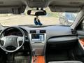 Toyota Camry 2011 года за 7 600 000 тг. в Актобе – фото 11