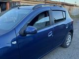 Renault Sandero 2015 года за 4 350 000 тг. в Аксу – фото 4