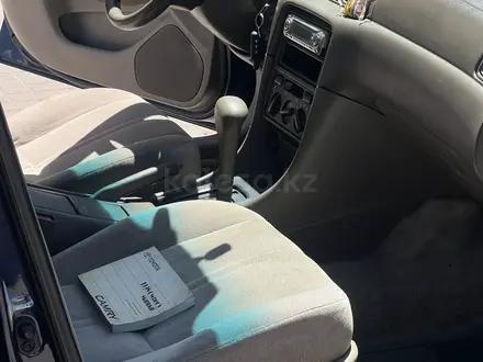 Toyota Camry 1998 года за 2 900 000 тг. в Алматы – фото 15