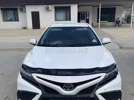 Toyota Camry 2021 года за 15 500 000 тг. в Жанаозен