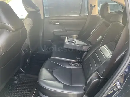 Toyota Highlander 2022 года за 25 300 000 тг. в Алматы – фото 26