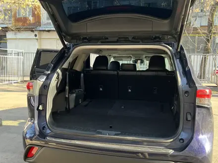 Toyota Highlander 2022 года за 25 300 000 тг. в Алматы – фото 27