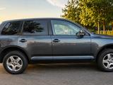 Volkswagen Touareg 2005 года за 4 200 000 тг. в Шымкент – фото 2
