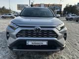 Toyota RAV4 2022 года за 19 500 000 тг. в Астана – фото 2