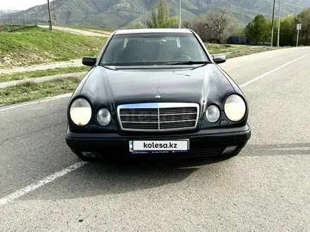 Mercedes-Benz E 280 1997 года за 3 000 000 тг. в Текели – фото 2