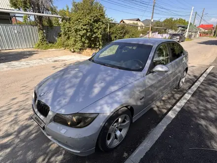 BMW 320 2006 года за 3 200 000 тг. в Алматы