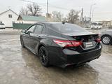 Toyota Camry 2019 года за 10 000 000 тг. в Атырау – фото 4