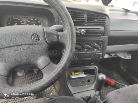 Volkswagen Golf 1995 года за 1 400 000 тг. в Караганда – фото 4