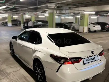 Toyota Camry 2021 года за 14 200 000 тг. в Алматы – фото 6