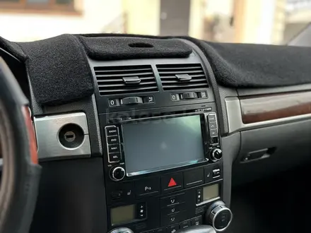 Volkswagen Touareg 2008 года за 6 000 000 тг. в Алматы – фото 11