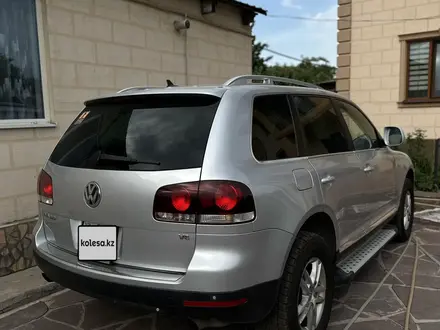 Volkswagen Touareg 2008 года за 6 000 000 тг. в Алматы – фото 4