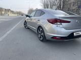 Hyundai Elantra 2020 года за 5 500 000 тг. в Атырау – фото 4