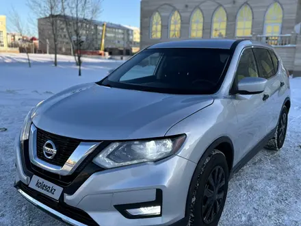 Nissan Rogue 2017 года за 7 500 000 тг. в Уральск – фото 2