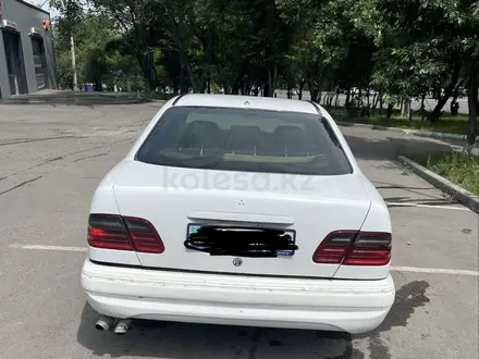Mercedes-Benz E 200 1998 года за 1 200 000 тг. в Алматы – фото 2