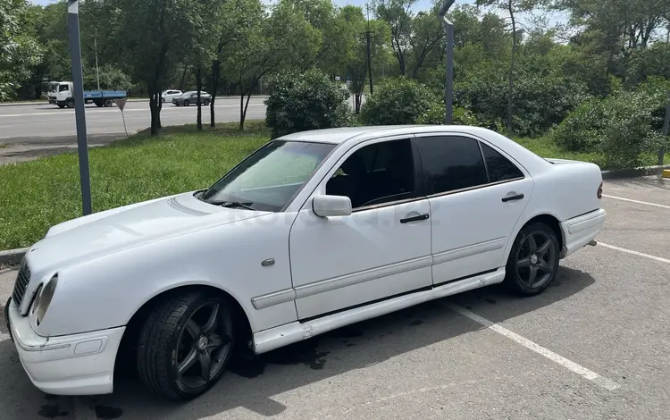 Mercedes-Benz E 200 1998 года за 1 200 000 тг. в Алматы