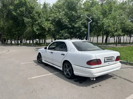 Mercedes-Benz E 200 1998 года за 1 200 000 тг. в Алматы – фото 5