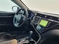 Toyota Camry 2018 года за 13 990 000 тг. в Алматы – фото 17