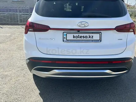 Hyundai Santa Fe 2021 года за 16 800 000 тг. в Атырау – фото 2