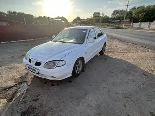 Hyundai Elantra, 1998