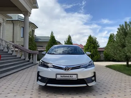 Toyota Corolla 2017 года за 9 500 000 тг. в Шымкент