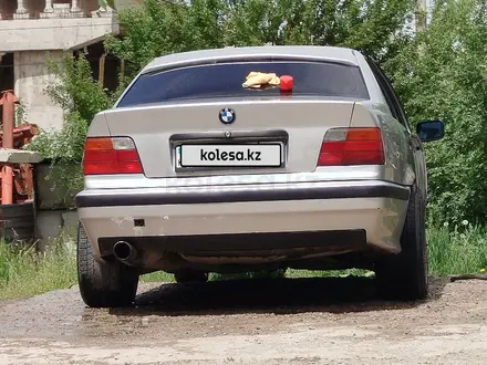 BMW 320 1993 года за 1 500 000 тг. в Алматы – фото 12