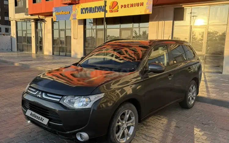 Mitsubishi Outlander 2013 года за 4 900 000 тг. в Актау