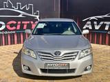 Toyota Camry 2010 года за 6 850 000 тг. в Атырау – фото 2