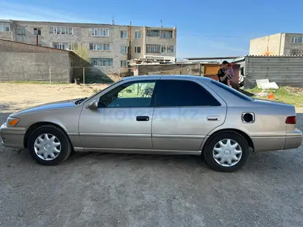 Toyota Camry 2000 года за 4 000 000 тг. в Семей – фото 4