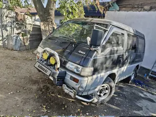 Mitsubishi Delica