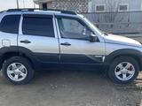 Chevrolet Niva 2011 года за 3 500 000 тг. в Атырау – фото 3