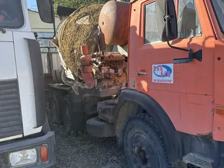 КамАЗ  Aвтобетононасос 2000 года за 4 000 000 тг. в Уральск
