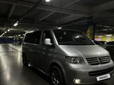 Volkswagen Caravelle 2007 года за 9 200 000 тг. в Шымкент – фото 3