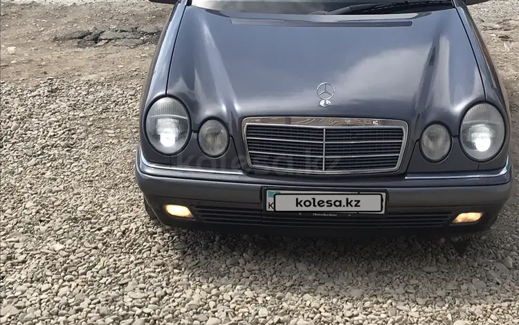 Mercedes-Benz E 200 1995 годаfor2 400 000 тг. в Тараз