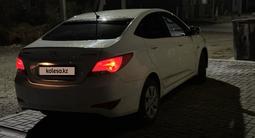 Hyundai Solaris 2015 годаүшін4 200 000 тг. в Семей – фото 2