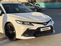 Toyota Camry 2023 года за 15 250 000 тг. в Актау – фото 20