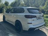 BMW X5 2021 года за 38 000 000 тг. в Алматы – фото 4