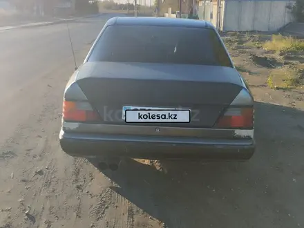 Mercedes-Benz E 260 1988 года за 1 000 000 тг. в Лисаковск – фото 5