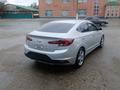 Hyundai Elantra 2019 года за 5 300 000 тг. в Актобе – фото 2