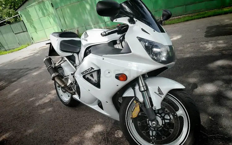 Honda  CBR 929RR Fireblade 2000 года за 2 100 000 тг. в Алматы