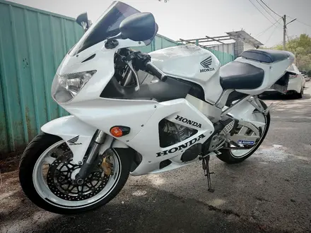Honda  CBR 929RR Fireblade 2000 года за 2 100 000 тг. в Алматы – фото 2